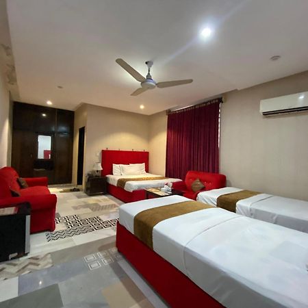 Hotel Tulip Inn, Gulberg Лахор Экстерьер фото