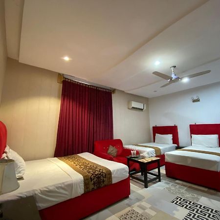 Hotel Tulip Inn, Gulberg Лахор Экстерьер фото