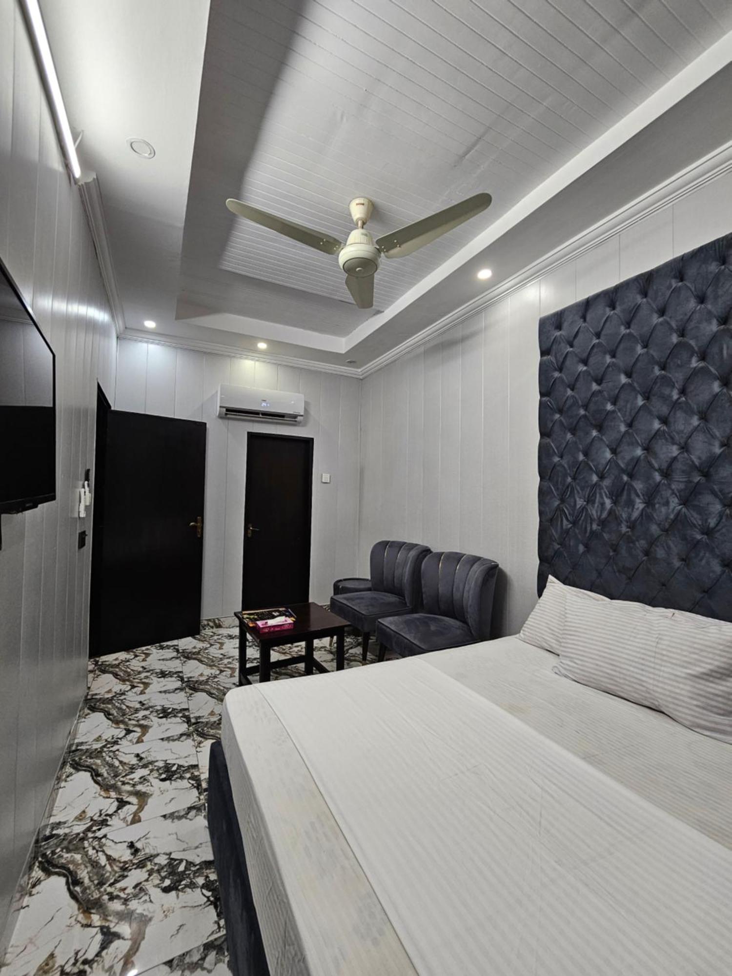Hotel Tulip Inn, Gulberg Лахор Экстерьер фото