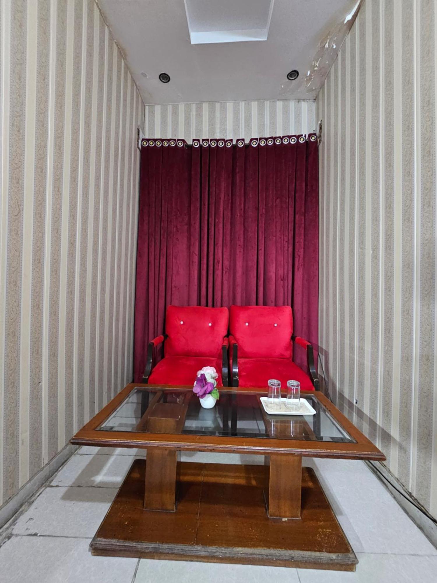 Hotel Tulip Inn, Gulberg Лахор Экстерьер фото