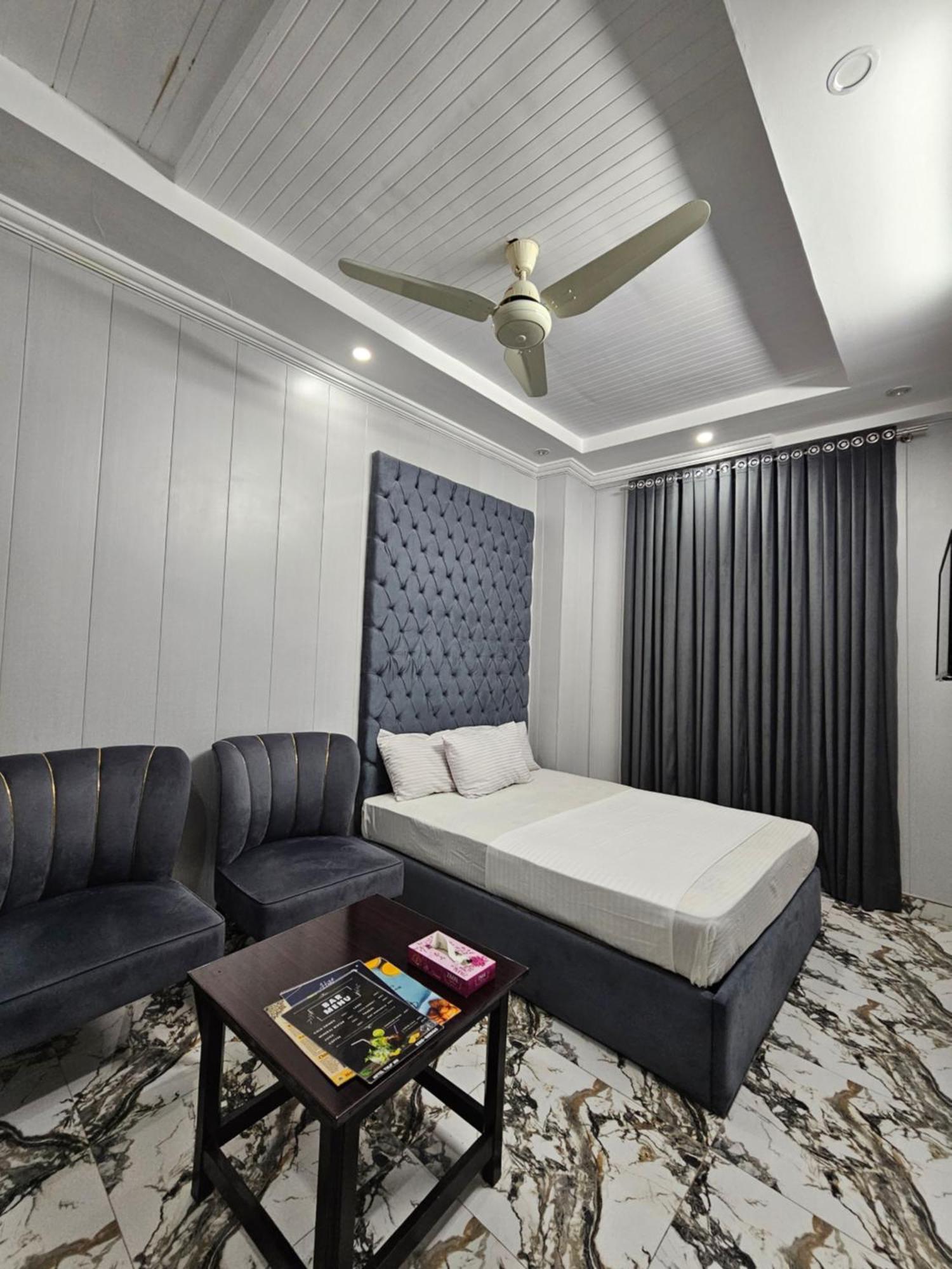 Hotel Tulip Inn, Gulberg Лахор Экстерьер фото