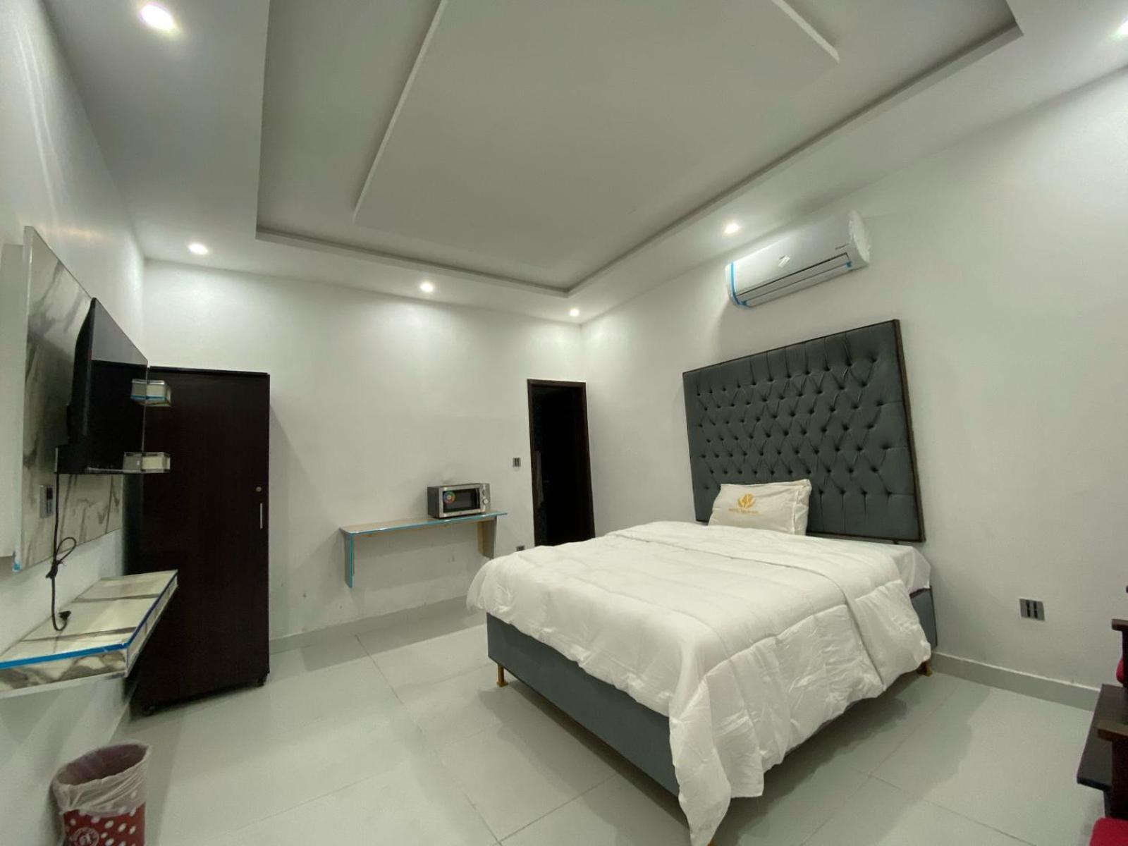 Hotel Tulip Inn, Gulberg Лахор Экстерьер фото