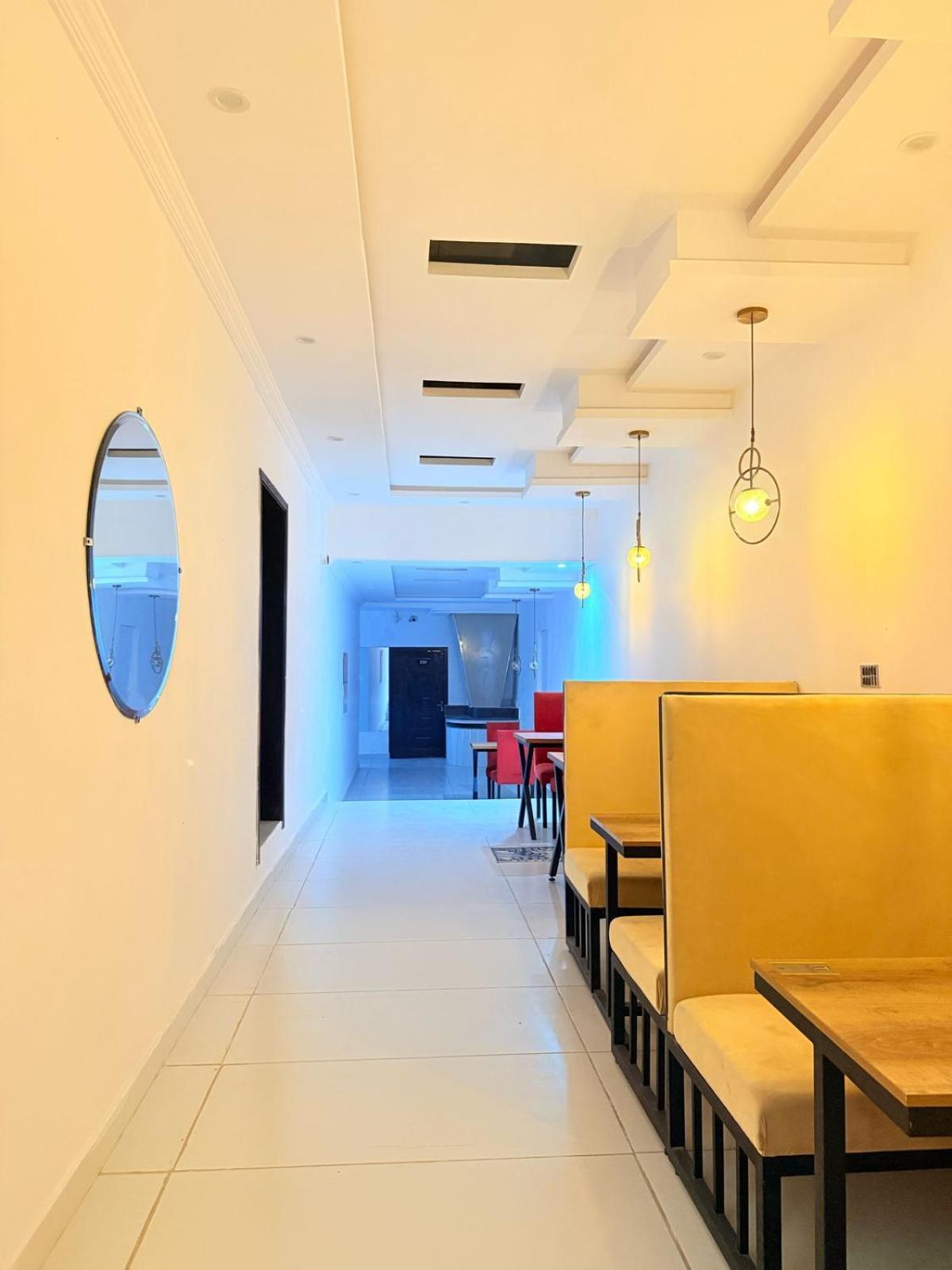 Hotel Tulip Inn, Gulberg Лахор Экстерьер фото